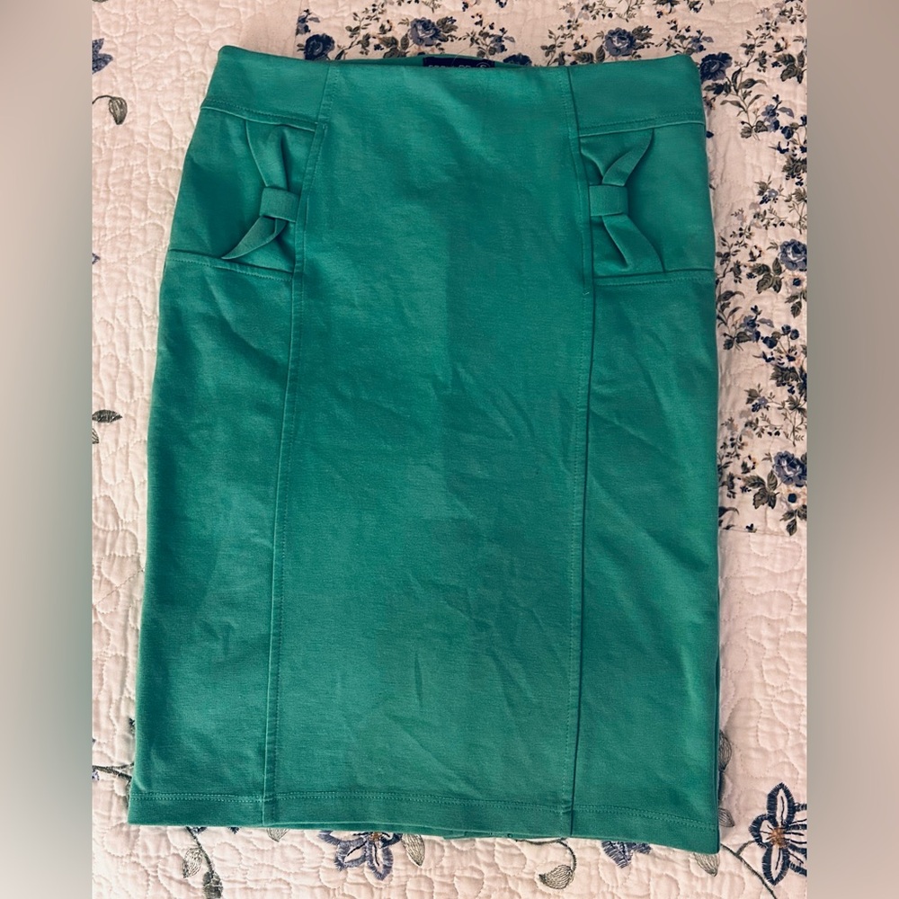 Greenish mid Skirt!!